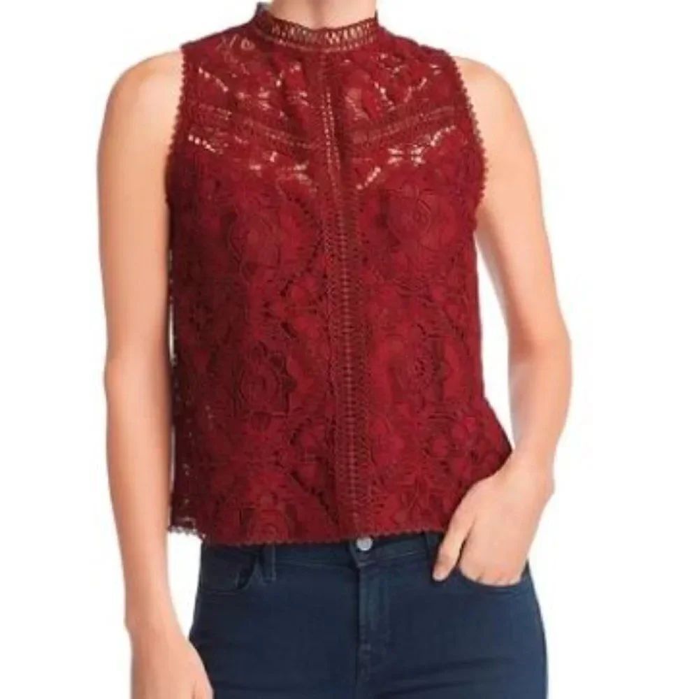 BB Dakota Lace Sleeveless Blouse